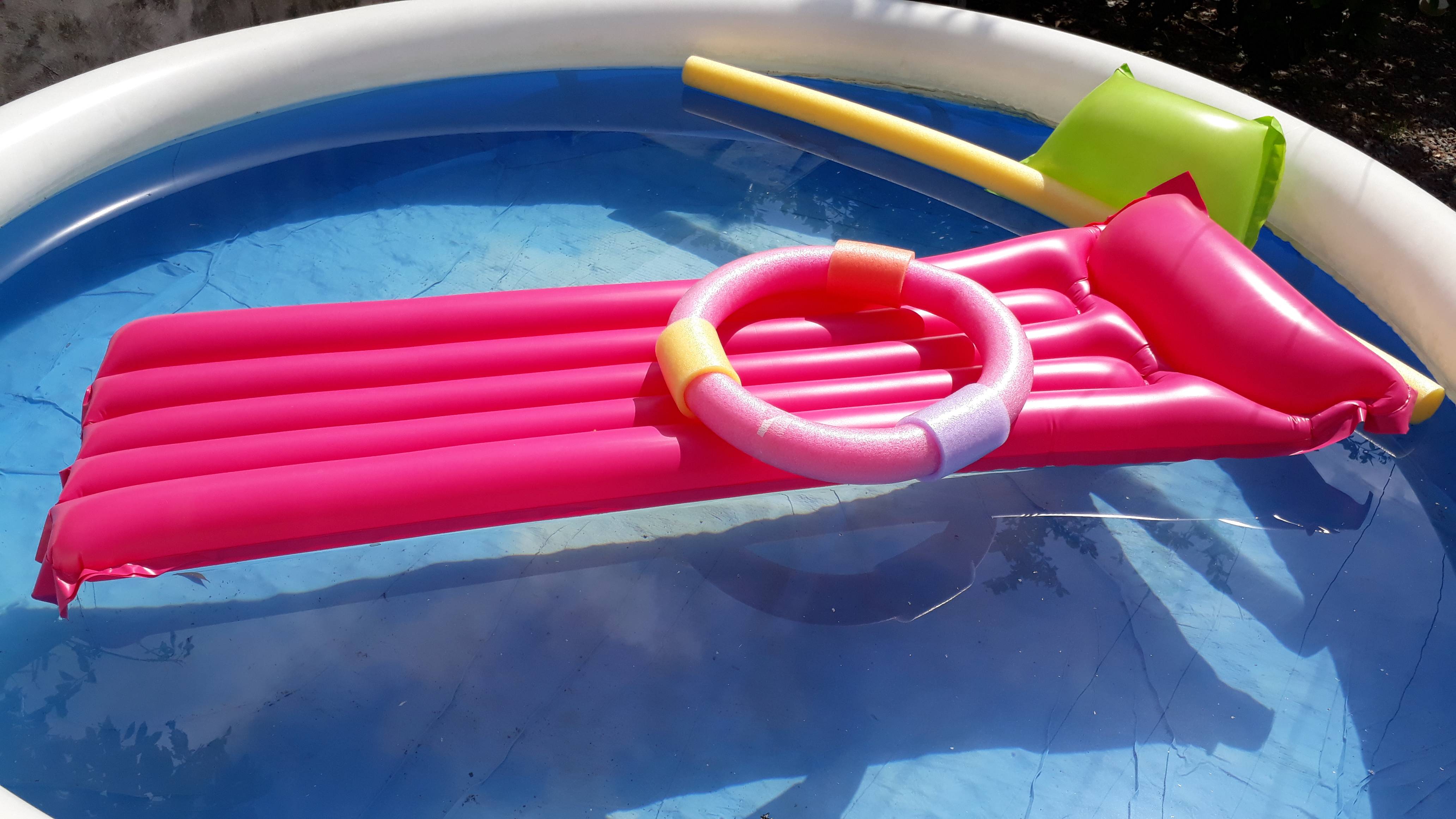 piscine et équipements gonflables Intex